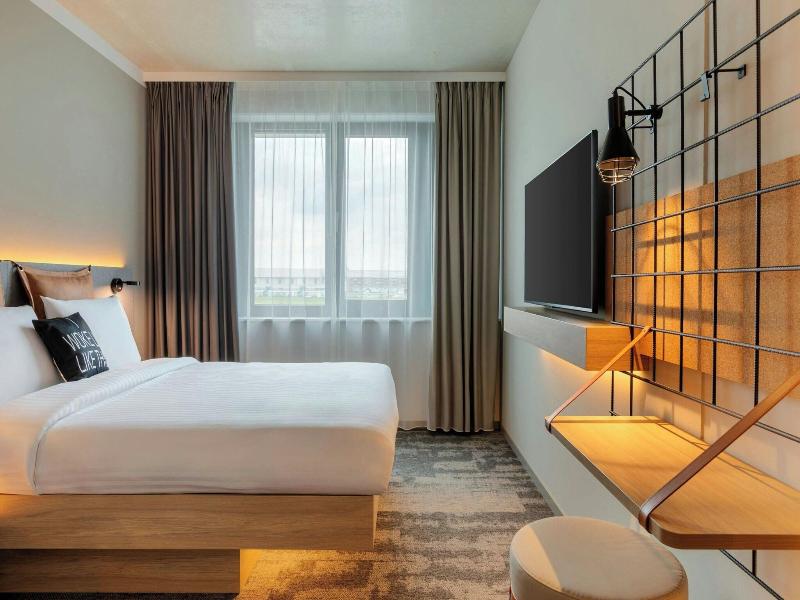 Moxy Hamburg - Finkenwerder - Oda