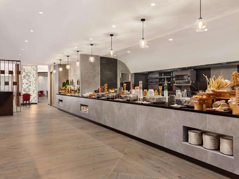 Ramada Encore By Wyndham Muscat Al Ghubra - Restoran