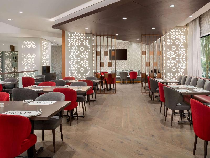 Ramada Encore By Wyndham Muscat Al Ghubra - Restoran