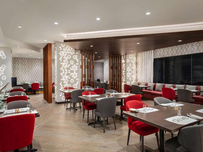 Ramada Encore By Wyndham Muscat Al Ghubra - Restoran