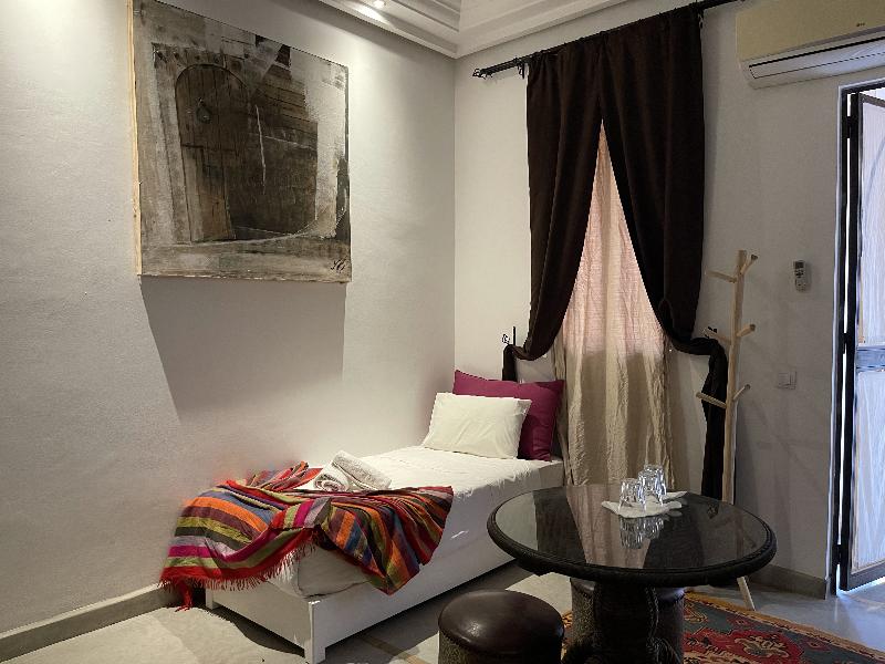 Riad Samarine - Oda
