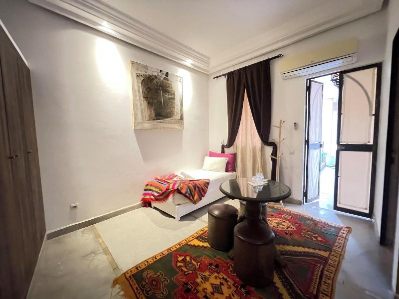 Riad Samarine - Oda