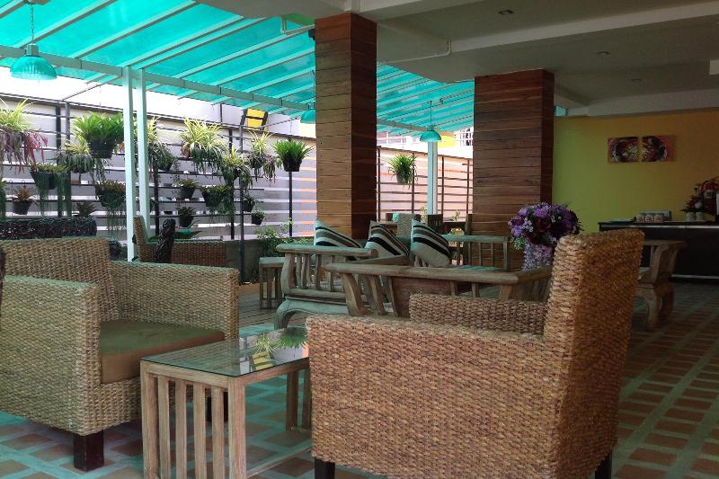 Yellow Tique Hotel By Zuzu - Lobi