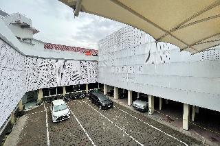 Hotel Lengkong 2 By Zuzu otel fotoğrafı