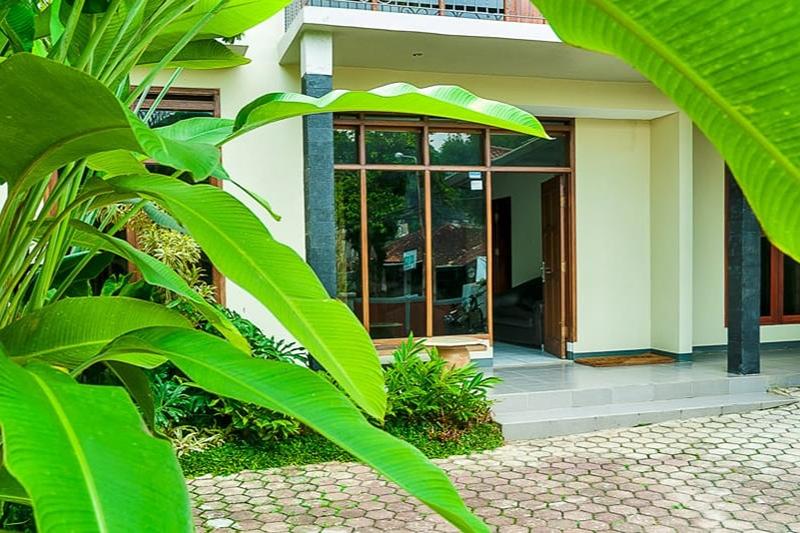 Hazel House Bandung By Zuzu - Genel
