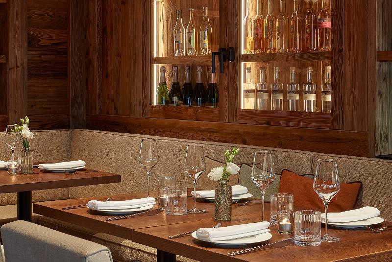 Miiro The Mansard Gstaad - Restoran