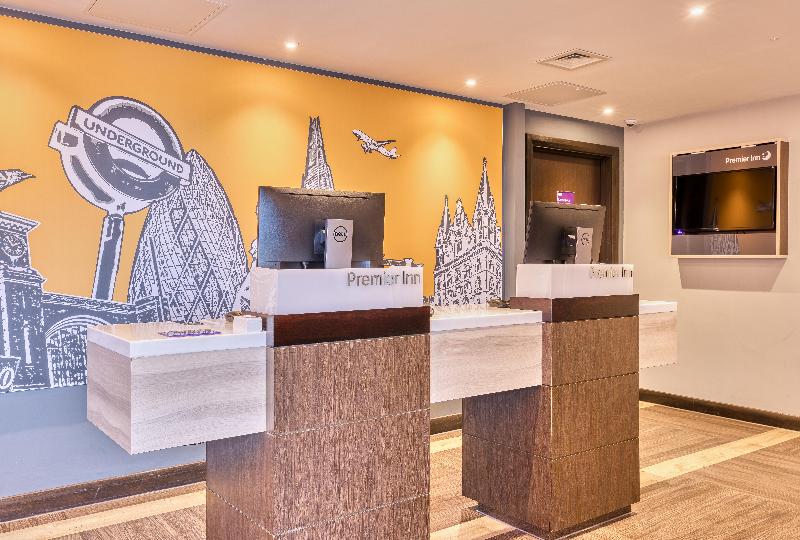 Premier Inn Milton Keynes Central - Avebury Boul - Lobi