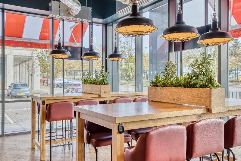 Premier Inn Milton Keynes Central - Avebury Boul - Restoran