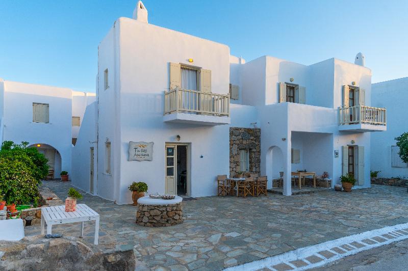 Mykonos Twins - Genel