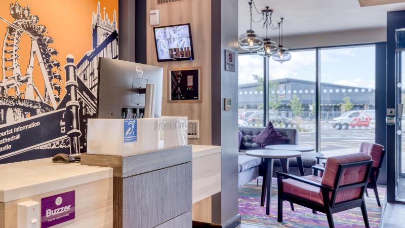Premier Inn Bristol Parkway - M32 - Lobi