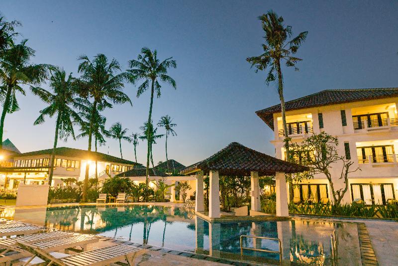 Legong Keraton Beach Hotel - Havuz