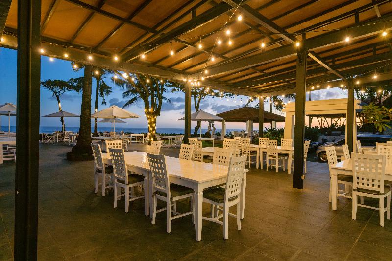 Legong Keraton Beach Hotel - Restoran