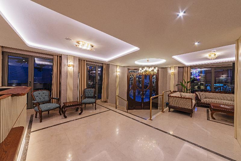 Triton Hotel - Lobi