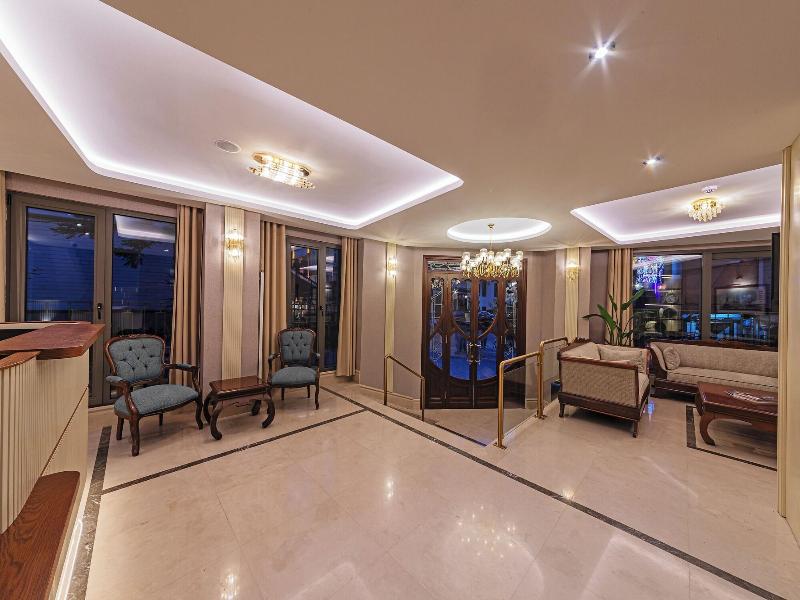 Triton Hotel - Lobi