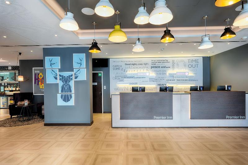 Premier Inn Berlin Airport - Lobi