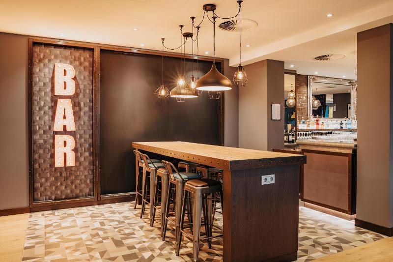 Premier Inn Rosenheim City Lokhöfe - Bar