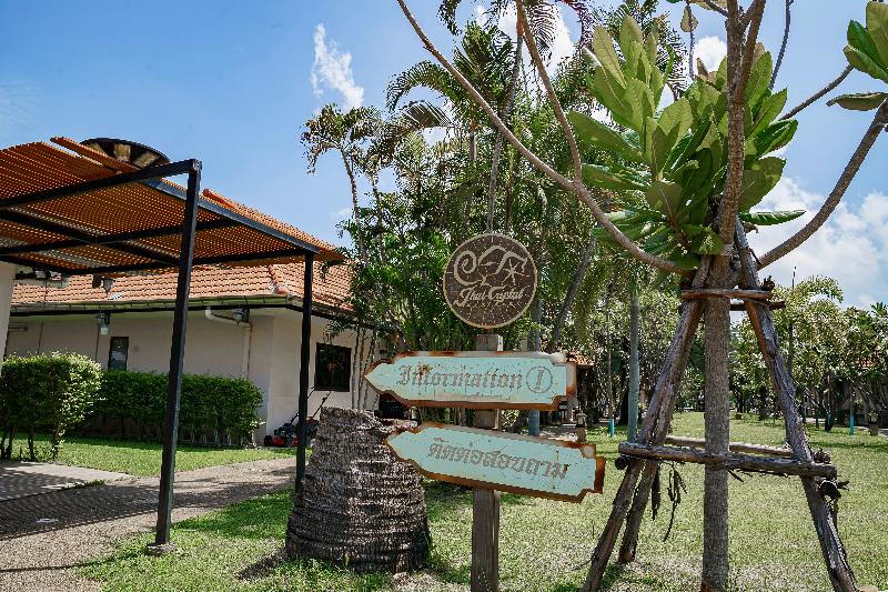 Two Fifty Nine Resort - Lobi