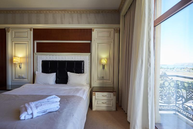 Boulevard Side Hotel - Oda