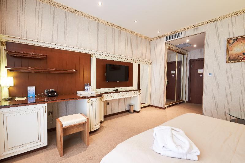 Boulevard Side Hotel - Oda