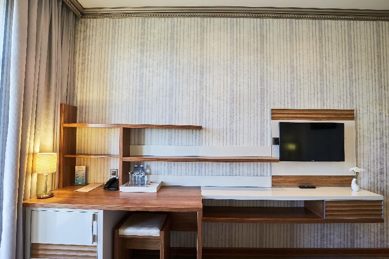 Boulevard Side Hotel - Oda