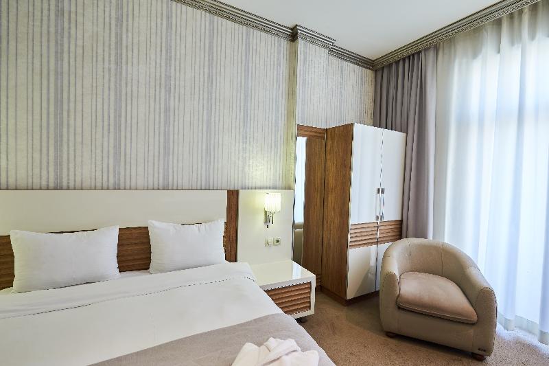 Boulevard Side Hotel - Oda