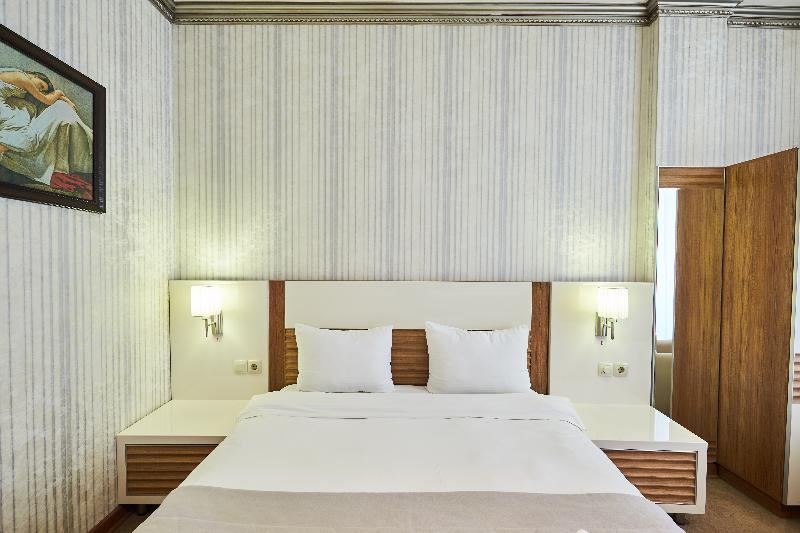 Boulevard Side Hotel - Oda