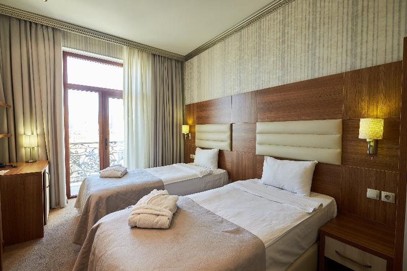 Boulevard Side Hotel - Oda