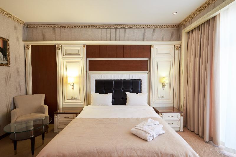 Boulevard Side Hotel - Oda