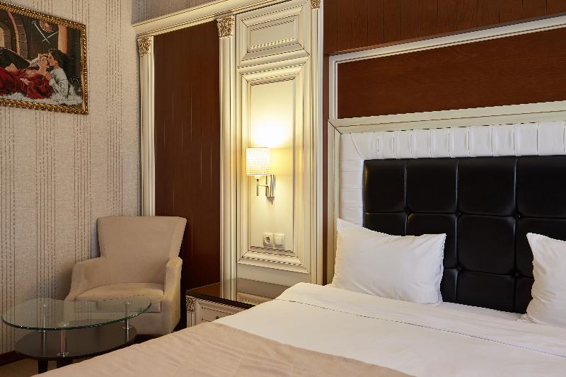 Boulevard Side Hotel - Oda