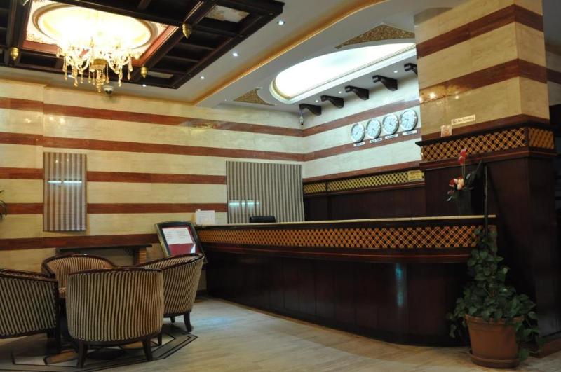 Sahara Hotel Apartments - Lobi