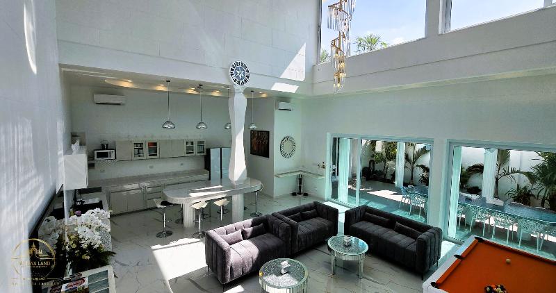 STARLAND Luxury Pool Villa Pattaya Walking Street - Lobi