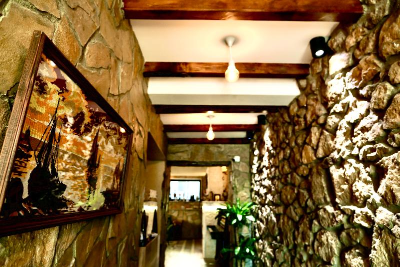Hotel History - Lobi