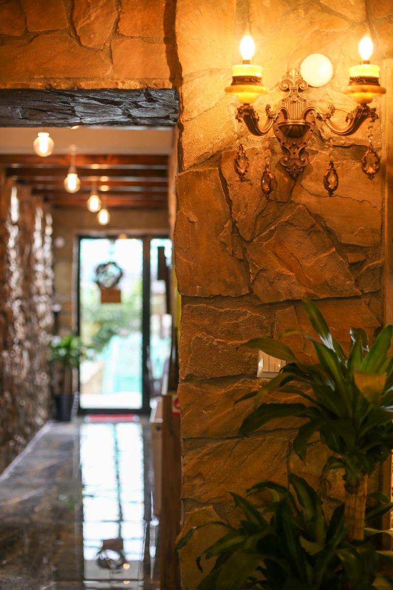 Hotel History - Lobi