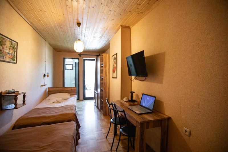 Hotel History - Oda