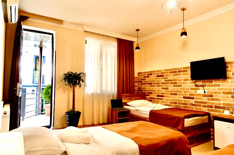 Hotel History - Oda
