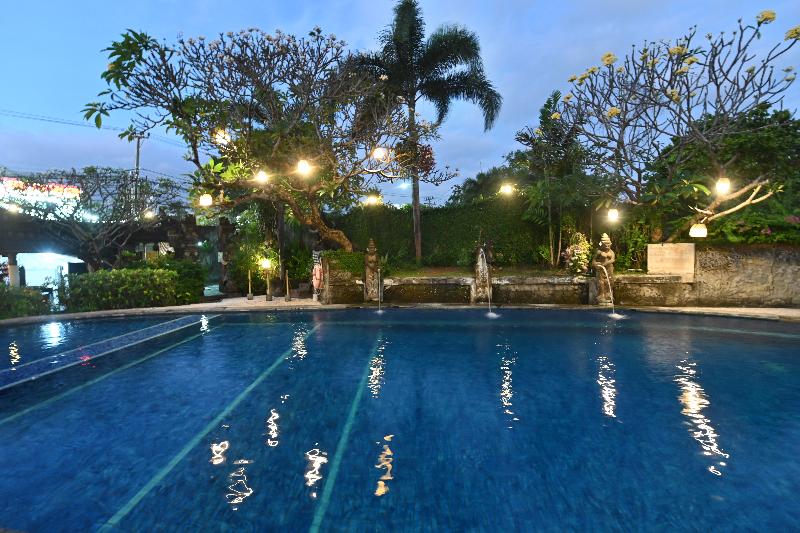 Puri Dewa Bharata & Villas - Havuz