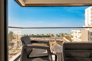 Golemi Lux Hotel