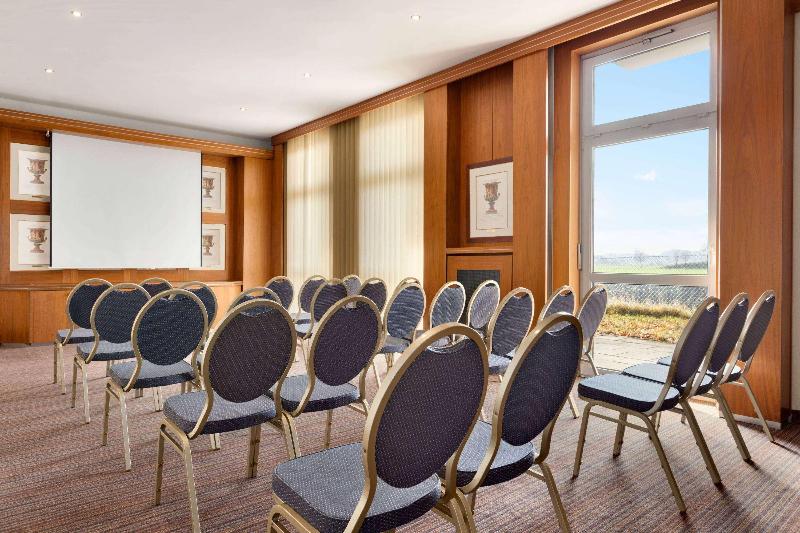 Ramada By Wyndham Muenchen Airport - Toplantı