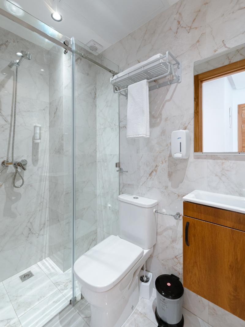 Spinoza House Apprt-hotel - Oda