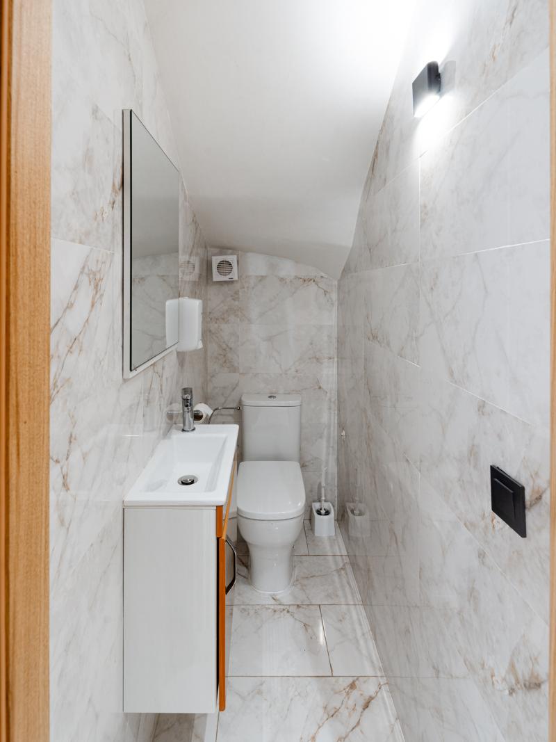 Spinoza House Apprt-hotel - Oda