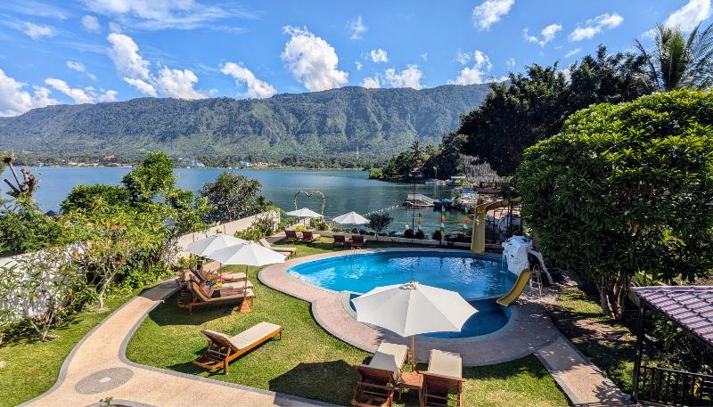 Zoes Paradise Waterfront Hotel - Havuz