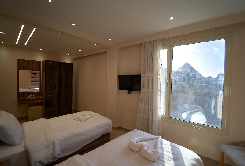 Ra Palace  Pyramids View - Oda