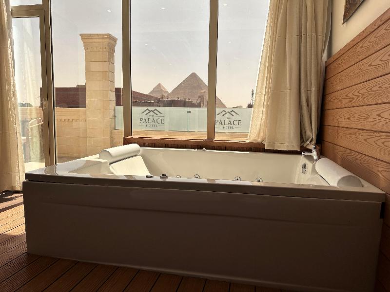 Ra Palace  Pyramids View - Oda