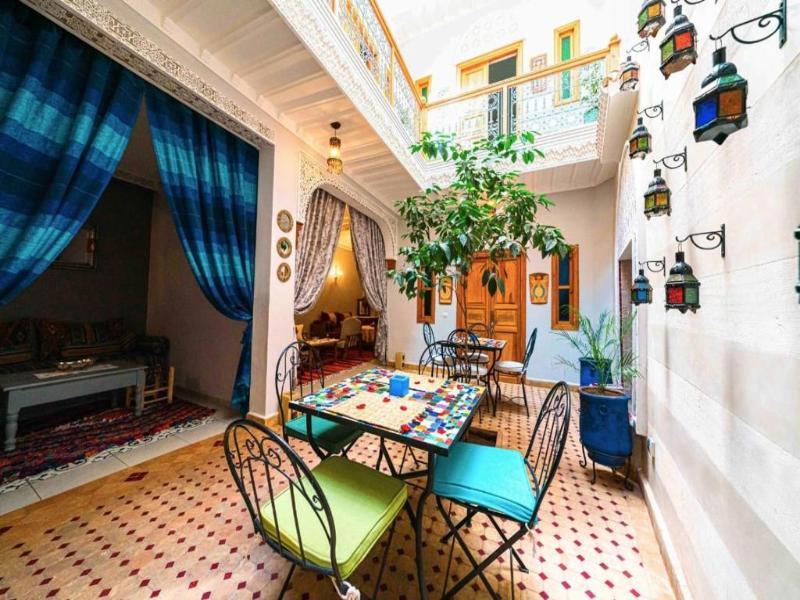 Riad Kiyanjana - Restoran