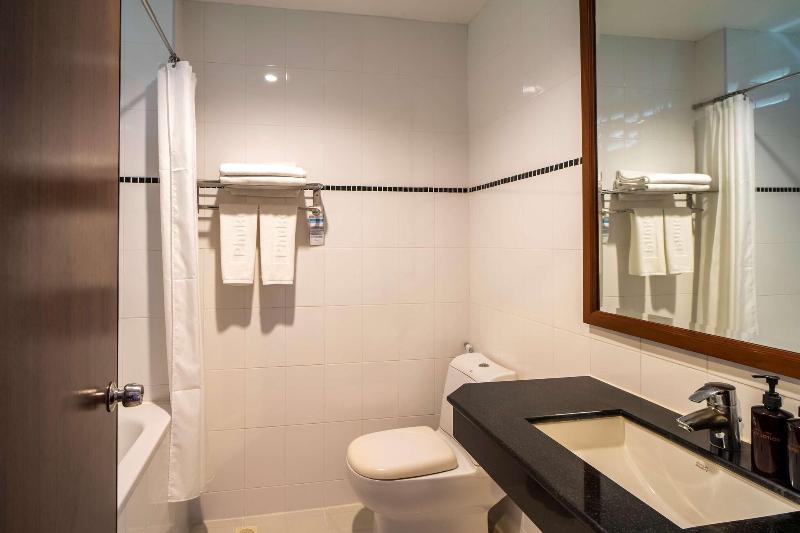 Best Western Phuket Ocean Resort - Oda