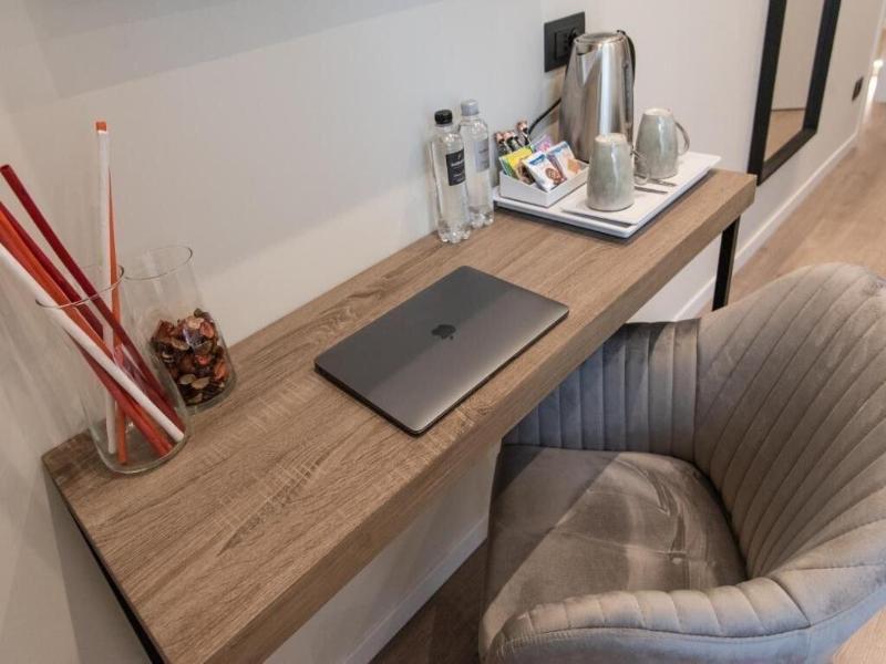 Xxiv Domus Luxury Suites - Lobi