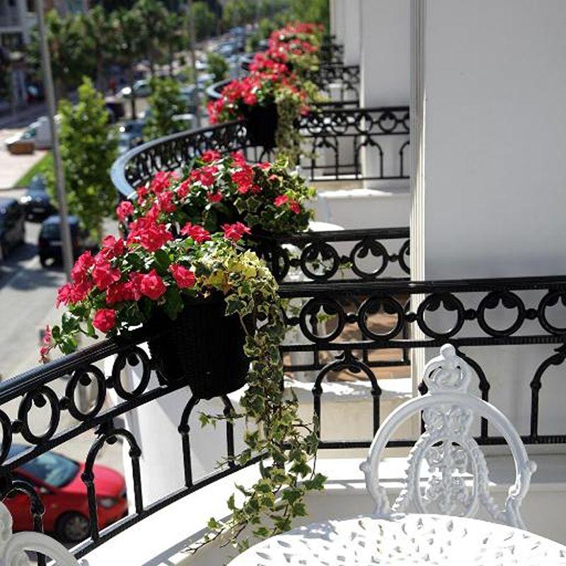 Empire Hotel - Genel