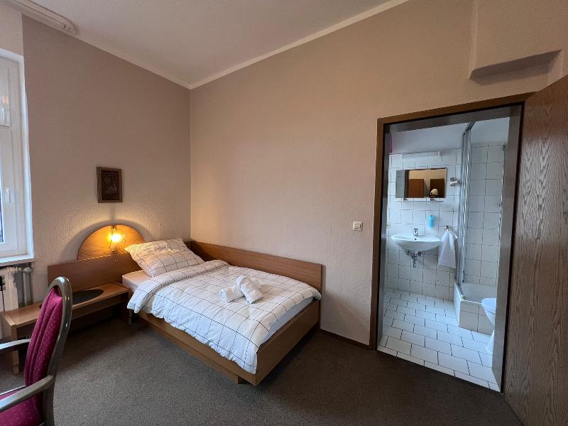 Gardelegen Hotel - Oda
