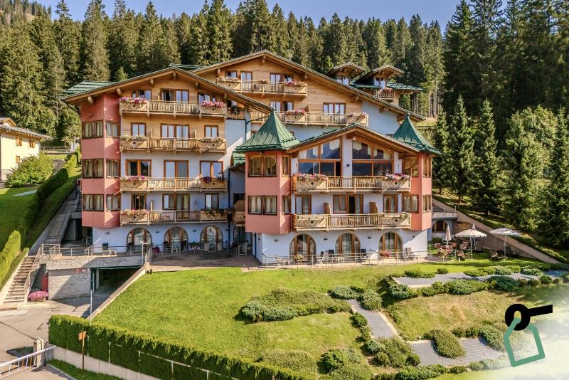Hotiday Room Collection - Campiglio Pradalago - Genel