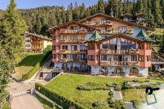 Hotiday Room Collection - Campiglio Pradalago fotoÄŸrafÄ±